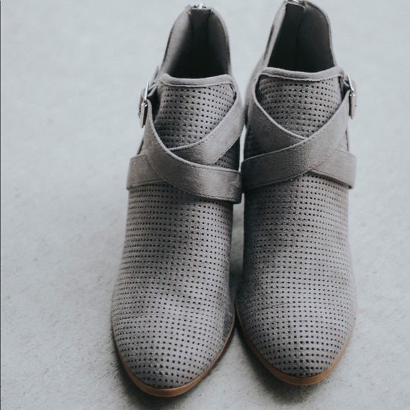 Grey booties - Picture 3 of 7